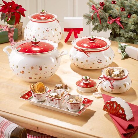 Villeroy & Boch Toy's Delight online kaufen Villeroy & Boch Christmas, Christmas Dip, Christmas Motifs, Small Treats, The Polar Express, Christmas Dinnerware, Kitchen Food Storage, Holiday Dining, Christmas Dishes