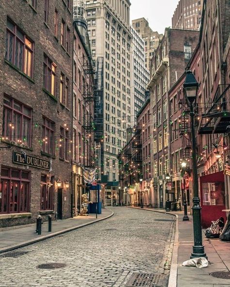 Dublin, IRELAND Stone Street, Fotografi Kota, Tall Buildings, New Amsterdam, New York Aesthetic, Financial District, City Street, City Photography, City Aesthetic