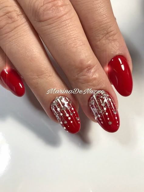 Holiday Nail Designs Winter, Christmas Nail Art Easy, Red Nail Art, Holiday Nail Designs, Cute Christmas Nails, Christmas Nails Easy, Holiday Nail, Her Nails, Christmas Nail Art Designs