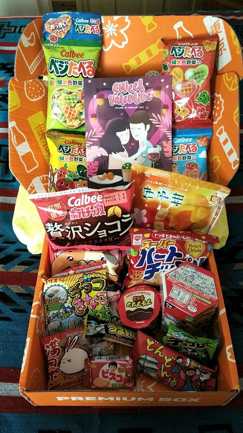 February Tokyo Treat Premium Box Tokyo Treat Box Japanese Snacks, Japan Snack Packaging, Snack Box Aesthetic, Foreign Snacks, Japanese Snack Box, Japanese Food Packaging, Tokyo Treat, Japan Snacks, Japanese Candy Snacks