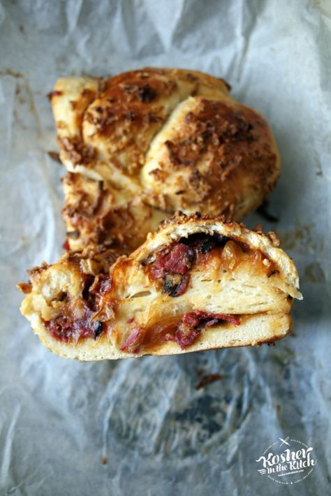 The only thing better than fresh from the oven soft fluffy challah, is fresh from the oven soft fluffy challah stuffed with golden caramelized onions, and chunks of pastrami combined ... Stuffed Challah, Challah Bread Recipe, Challah Bread Recipes, Jewish Foods, Fast Healthy Lunches, Challah Bread, Random Recipes, Kosher Recipes, Eat The Rainbow