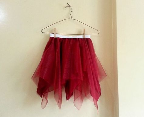 DIY Square Skirt Square Circle Skirt, Diy Tulle Skirt, Tulle Skirt Tutorial, Square Skirt, Diy Tulle, No Sew Tutu, Gonna In Tulle, How To Make Tutu, Fairy Skirt