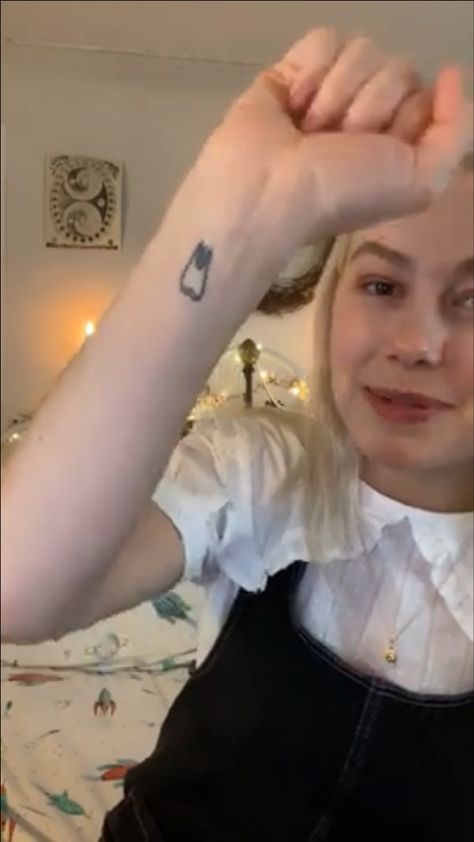 Phoebe Bridgers Tooth Tattoo, Boygenius Tooth Tattoo, Pheobe Bridgers Tattoo Ideas, Boygenius Tattoo, Phoebe Bridgers Tattoo, Tooth Tattoo, Lyric Tattoos, Water Tattoo, Stick N Poke