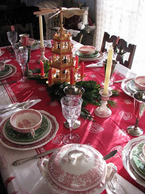 German Christmas Pyramid as a glorious centerpiece on a fancy Holiday table Large Dinner Party, Rouladen Recipe, German Christmas Traditions, Christmas Pyramid, German Christmas Pyramid, Scandinavian Christmas Trees, Classic Christmas Decorations, Christmas Dining Room, Ideas For Decorating