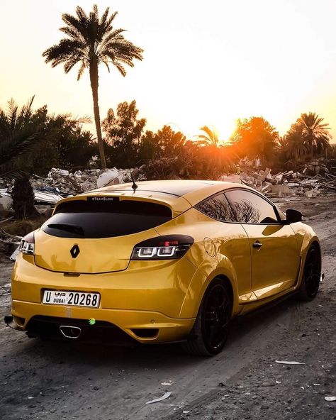 #Megane #RS #RTrophy 💛 Megane 3 Rs, Megan 4, Renault Megane Rs, Street Racing, Renault Megane, Bmw Cars, Future Car, Amazing Cars, Body Kit