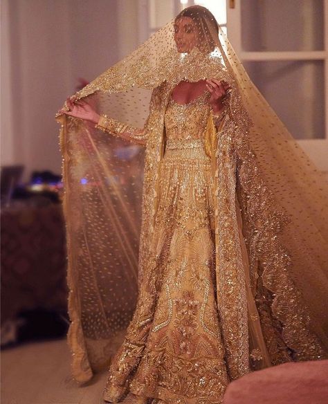 Bridesmaid Photoshoot, Wedding Lehenga Designs, Couture Bridal, Indian Bridal Outfits, Desi Wedding, Wedding Lehenga, Lehenga Designs, Asian Outfits, Indian Wedding Dress