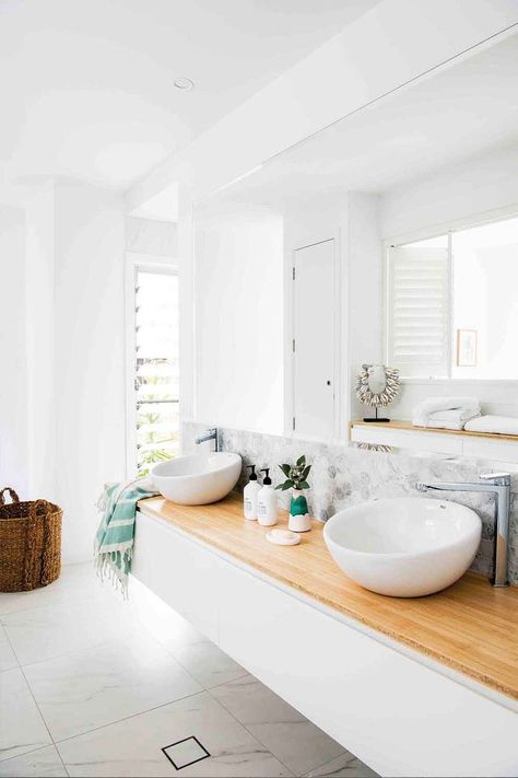 Bathroom Australia, Coastal Decorating Ideas, Coastal Style Bathroom, Marsh House, Bedroom Beach House, Styling Essentials, Oz Design Furniture, Old Wicker, Coastal Bathroom