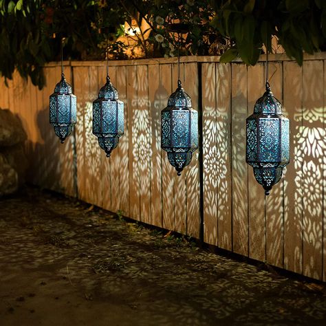 Solar Power Lights Outdoor, Moroccan Outdoor Patio, Moroccan Patio Decor, Moroccan Patio Ideas, Moroccan Outdoor Decor, Art Deco Patio, Pakistan House, Best Outdoor Solar Lights, Pathway Decor