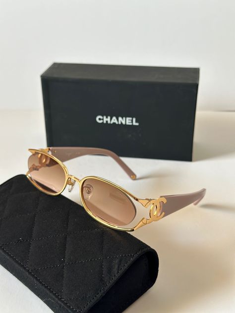 Chanel Glasses Sunglasses, Chanel Shades, Sunglass Photoshoot, Sunglasses Chanel, Fancy Glasses, Chanel Glasses, Wealthy Lifestyle, Trendy Glasses, Luxury Lifestyle Dreams