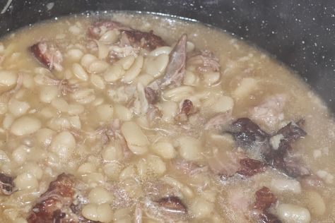 BeautyFash {from Sequins to Cilantro!}: Southern Baby Lima Beans with Smoked Turkey Lima Beans With Smoked Turkey, Smoked Turkey Tails Recipe, Lima Beans In Crockpot, Turkey Tails Recipe, Beans With Smoked Turkey, Gumbo Recipe Crockpot, Baby Lima Beans, Lima Bean Recipes, Smoked Turkey Wings