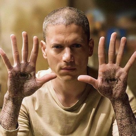 @scofield.earl on Instagram: "Prison Break season 5 ✨️🌙 #prisonbreak #wentworthmiller #michaelscofield" Prison Break 5, Prison Break Quotes, Theodore Bagwell, Rockmond Dunbar, Prison Break 3, Michael Schofield, Sara Tancredi, Amaury Nolasco, Wentworth Miller Prison Break