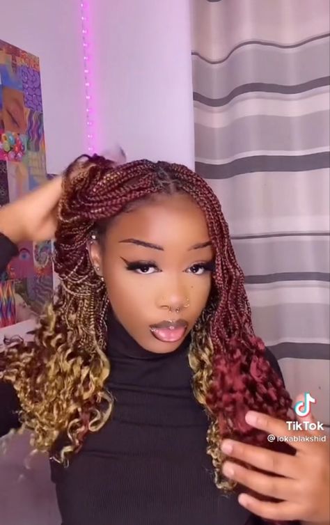 Blonde And Maroon Braids, Burgundy Blonde Braids, Blonde And Burgundy Box Braids, Burgundy Box Braids, Micro Braids Styles, Hair Braid Patterns, Braided Cornrow Hairstyles, Quick Braided Hairstyles, Braids With Curls