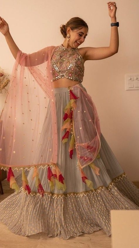 NEW COLLECTION OF CHOLI LEHNGA DESIGN 2023 ON 30% OFF FOR MORE DESIGN CLICK HERE https://youtu.be/ra8NuWb32wc Diwali Collection For Women, Choli Lehnga Designs, Ghaghra Designs Latest, Latest Indian Wedding Outfits For Women, Lehangas Designs Latest, Indian Haldi Outfit, Lehnga Designs 2023, Diwali Dresses For Women, Unique Lehenga Designs Party Wear