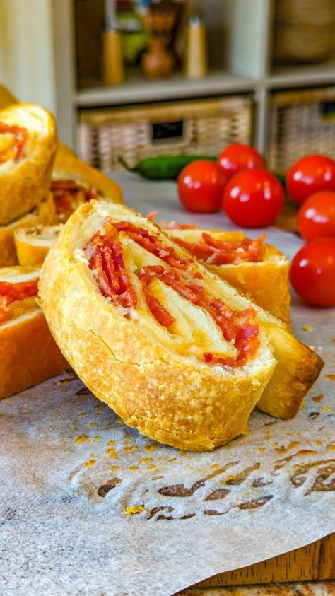 Pepperoni Pizza Bread - Home Chef World Pepperoni Pizza Bread, Pepperoni Bread Recipe, How To Make Pepperoni, Pepperoni Bread, Stromboli Recipe, Frozen Bread Dough, Classic Italian Dishes, Deli Meat, Meat And Cheese