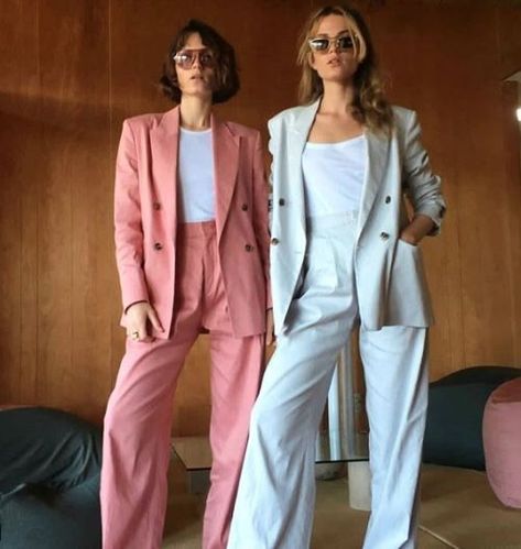 Double-breasted blazers | Pant suits women | Girlfriend is Better Workwear Colorful, Pantsuit Women, Autumn Fashion Grunge, Pastel Pants, Prom 2020, Parisian Chic Style, Concept Ideas, Pantsuits For Women, Lou Lou