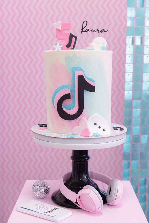 Tiktok Birthday Party Ideas, Tiktok Birthday Cake, Tiktok Birthday Party, Football Cake Design, Zoe Cake, Birthday Tiktok, Tiktok Birthday, 14th Birthday Cakes, Rockstar Birthday Party