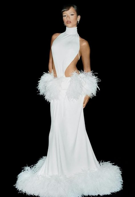 Black And White Luxury Wedding, White Gala Dresses, Sea Inspired Dress, Taylor Russel, Taylor R, Taylor Russell, Celebrity Gowns, Lucet, Celebrity Stylist