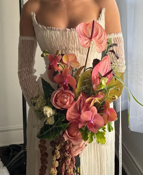 Bouquet Wedding Bride, Love Bouquet, Bouquets Wedding, Dream Wedding Ideas Dresses, 2024 Wedding, Flower Therapy, Wedding Mood Board, Wedding Mood, Dreamy Wedding