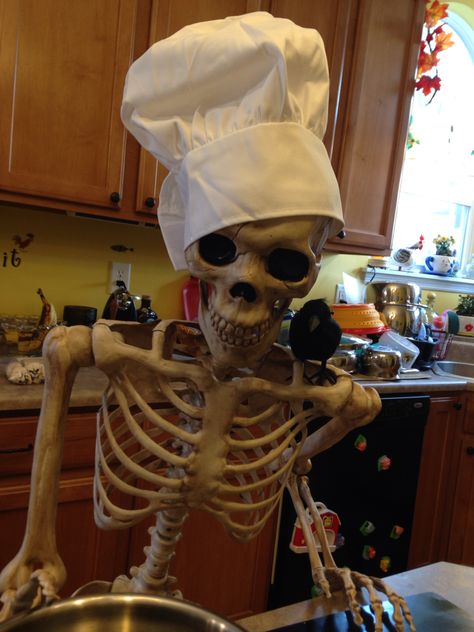 Chef Bones. Chef Meme, Skeleton Pics, Silly Skeleton, Funny Halloween Jokes, Bag Of Candy, Fairy Tail Funny, Halloween Jokes, Calico Critters Families, Skeleton Sticker