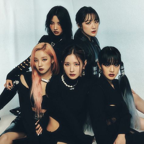 Fotos Hd 4k, Minnie Miyeon, Group Pictures, Kpop Posters, Pop Idol, Group Photos, Kpop Wallpaper, G I Dle, Kpop Girl Groups