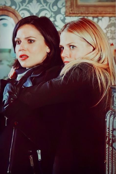 OUAT swanqueen wallpaper Regina And Emma, Ouat Cast, Emilie De Ravin, Swan Queen, Regina Mills, Colin O'donoghue, Rachel Weisz, Jennifer Morrison, Tv Couples