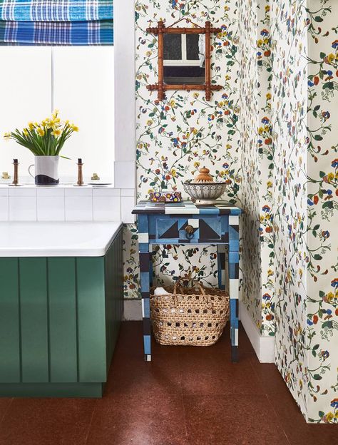 Design notes: Gabby Deeming's Bloomsbury flat | House & Garden Sweet Pea Wallpaper, Modern White Sideboard, Half Curtains, Bathroom Blinds, Paint And Paper Library, Yellow Tile, Chimney Breast, London House, Cork Flooring