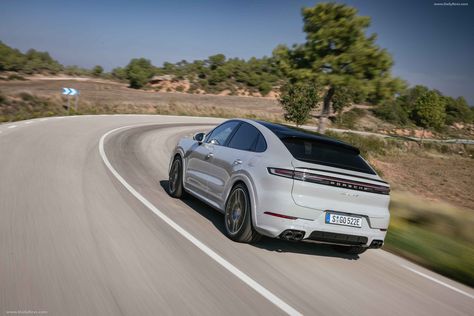 2024 Porsche Cayenne S E-Hybrid Coupe - Stunning HD Photos, Videos, Specs, Features & Price - DailyRevs 20 Inch Wheels, Cayenne S, Glass Roof, New Drivers, Luxury Suv, Infotainment System, Gasoline Engine, Porsche Cayenne, Android Auto