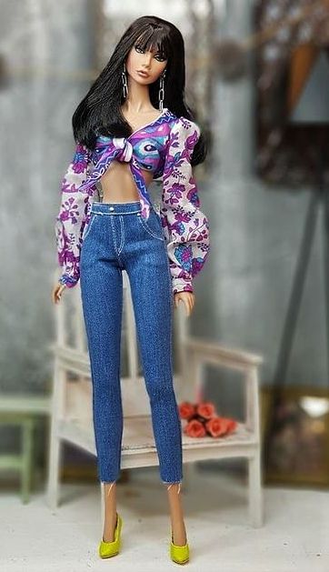 Barbie Coquette, Barbie Tingz, Teen Jeans, Owl Pictures, Cute Simple Wallpapers, Doll Fashion, Barbie Friends, Jeans Outfit, Barbie World