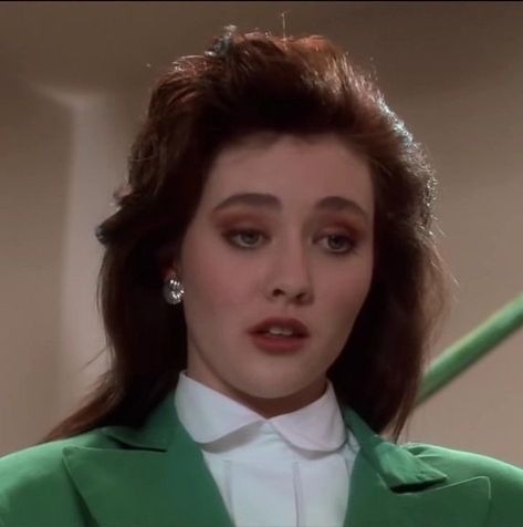 Heather Duke, Heathers Movie, Movie Icon, Green Scrunchie, Veronica Sawyer, Heathers The Musical, 80s Hair, Shannen Doherty, Silly Goofy