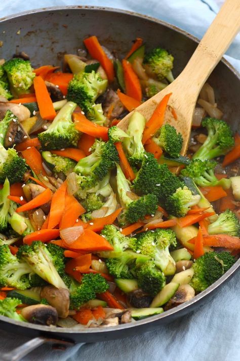 Hibachi Vegetables (Japanese Hibachi Veggies Recipe) Hibachi Vegetables, Fajita Veggies, Hibachi Recipes, Broccoli Carrot, Carrot Zucchini, Tender Pork Chops, Grandma's Recipes, Love At First Bite, Grandmas Recipes