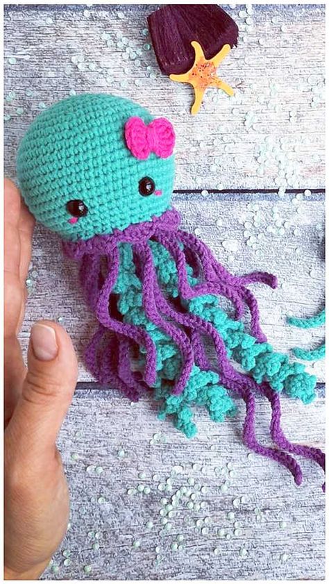 Crochet Jellyfish Amigurumi Free Pattern - Free Amigurumi Large Jellyfish Crochet Pattern Free, Crocheted Jellyfish, Crochet Turtle, Bow Pattern, Crochet Stitches For Beginners, Pink Yarn, Yarn Tail, Double Crochet Stitch, Single Crochet Stitch