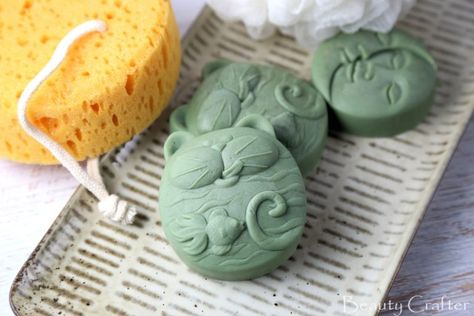 French Green Clay Soap Recipe Laundry Vinegar, Clay Soap Recipe, French Green Clay Soap, Coffee Soap Recipe, Savon Diy, Diy Soap Recipe, Soap Queen, Cold Process Soap Recipes, Soap Making Kits