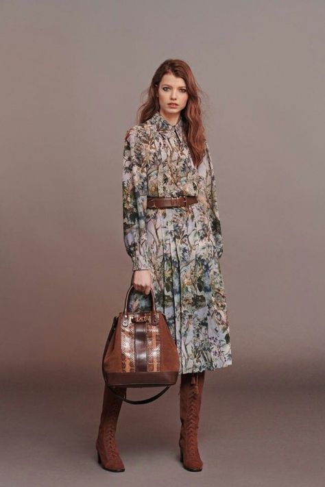 Chique Outfits, Brown Bag, Dresses 2020, Alberta Ferretti, 가을 패션, Fashion 2020, Caregiver, Pre Fall, Fall Dresses