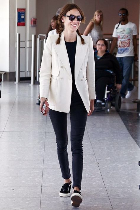 thefashioncomplex: Alexa Chung at Heathrow Airport on May 19,... Black Superga Outfit, Superga Outfit, Daily Alexa Chung, Alexa Chung Style, Charlotte Rampling, Superga Sneakers, Jeanne Damas, Heathrow Airport, Style Muse