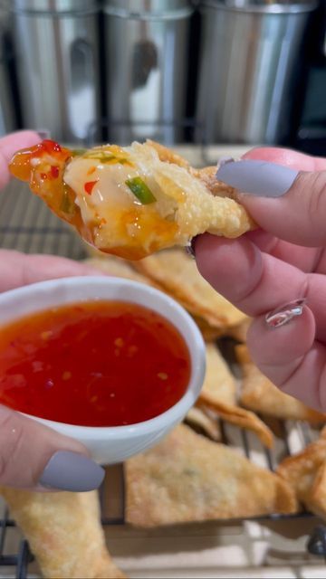 Fried Cream Cheese, Wonton Wrap, Room Temperature Appetizers, Mini Sausages, Crab Wontons, Wonton Wraps, Crab Rangoon Recipe, Hot Pot Recipe, Cream Cheese Wontons