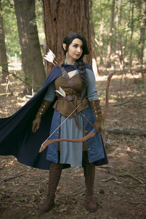 Sasha✨ on Twitter: "🐻🏹💙 Vex’ahlia cosplay from Vox Machina: Origins, made and worn by me✨ 📸 nellyafz @CriticalRole @LauraBaileyVO #CriticalRole #CriticalRoleCosplay… https://t.co/42x0dzRpi2" Dungeons And Dragons Costumes, Larp Costume Female, Vex Cosplay, Dungeons And Dragons Cosplay, Vox Machina Origins, Vex Ahlia, Delicious Dungeon, Critical Role Cosplay, Ren Faire Costume