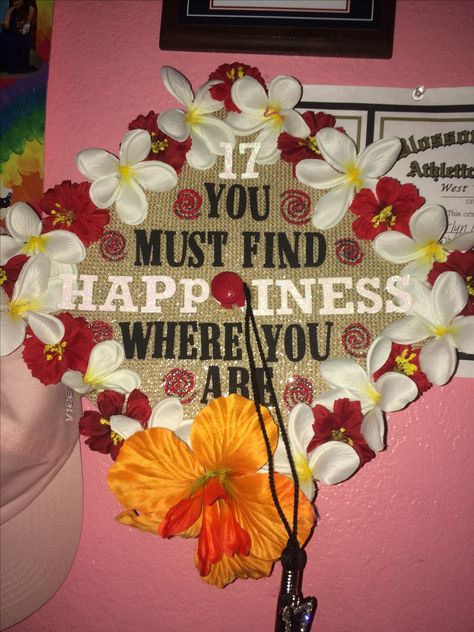 Moana graduation cap Graduation Cap Designs Moana, Moana Grad Cap, Moana Graduation Cap, Senior Year Diy, Graduation Things, Disney Graduation Cap, 2025 Graduation, Disney Graduation, Graduation Cap Decoration Diy