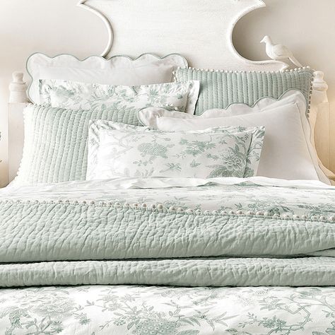 French Country Bedroom Decorating Ideas - Decor Curator Toile Duvet Cover, Toile Duvet, Country Bedroom Design, French Country Decorating Bedroom, Toile Bedding, Grey Duvet, Home Design Magazines, French Country Bedrooms, French Country Living Room