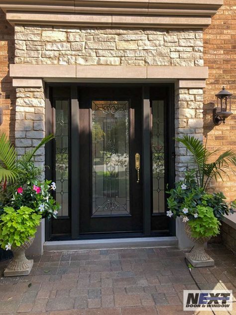 Entrance Door With Sidelights, Salon Front Door Entrance, Modern Entry Doors With Sidelights, Modern Entrance Door With Sidelight, Arched Entry Front Door W Side Light, Aluminum Entrance Door, Luxury Front Doorwith Side Lights, Aluminum Cladding, Front Door Black