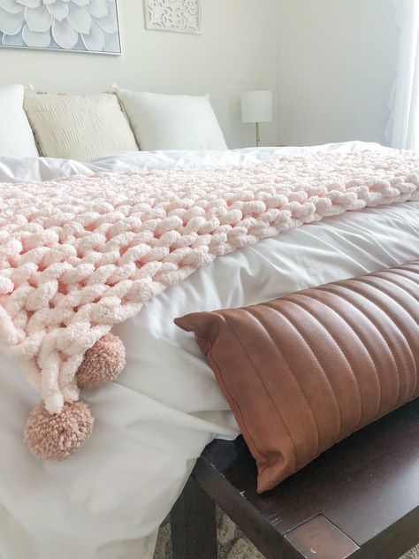 Excited to share the latest addition to my #etsy shop: Chunky Knit Blanket Cozy Bed Ideas, Chunky Blanket Pattern, Crochet Hobby, Knot Blanket, Finger Knitting Projects, Dreamy Space, Hand Knitting Diy, Chunky Crochet Blanket, How To Make A Pom Pom