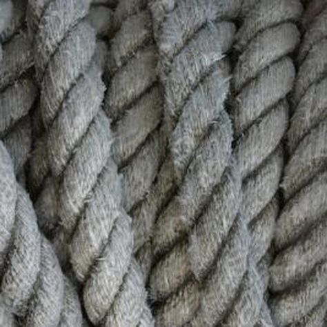 Stiffening rope is a process that should only take a few hours at most. Magical Crafts, Lasso Rope, Rope Wreath, Hantverk Diy, Rope Bowls, Cotton Cake, Rope Baskets, Mystery Party, Medium Weight Yarn