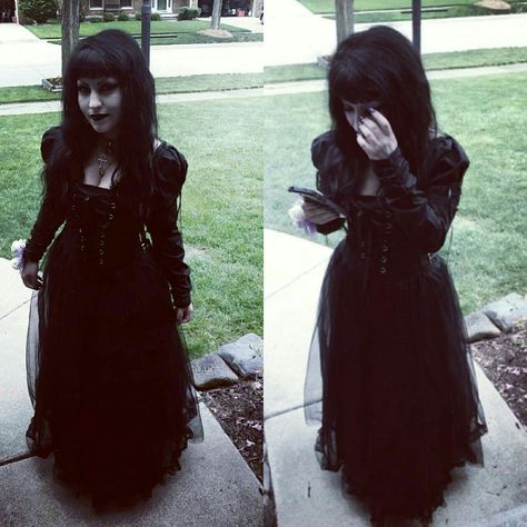 Goth Mexican, Goth Outfits Aesthetic, Trad Goth Outfits, They Pronouns, Goth Styles, Goth Things, Goth Outfit Ideas, Gothic Dresses, Health Goth