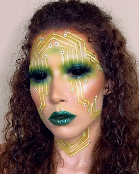 Alien Fantasy Makeup, Sci Fi Makeup Ideas, Teal Alien Makeup, High Fantasy Makeup, Alien Theme Makeup, Alien Makeup Aesthetic, Alien Aesthetic Makeup, Martian Makeup, Alien Inspired Makeup