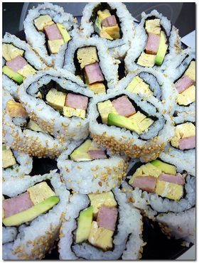 California Roll Recipe, California Roll Recipes, Spam Sushi, Avocado Sushi, Ginger Rice, Sushi Rice Recipes, Spam Recipes, Sushi Nigiri, California Rolls