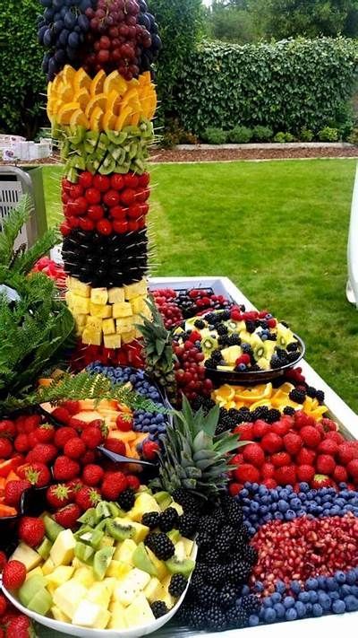 fruit displays for parties - Yahoo Search Results Fruit Centerpiece Ideas, Watermelon Hacks, Fruit Tables, Fruit Photos, Gift Shop Displays, Fruit Centerpieces, Minnie Mouse Birthday Cakes, Fruit Platter Designs, Fruit Decoration