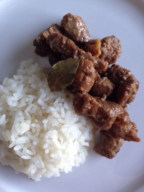 Pork adobo with rice Adobo With Rice, Pork Adobo, Wallpaper Iphone Boho, Cooking Food, Adobo, Chow Chow, Rice Recipes, No Cook Meals, Wallpaper Iphone