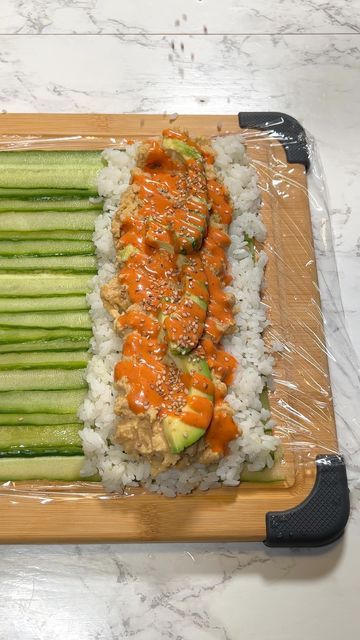 Crunchy Roll Sushi, Sushi Toppings, Cucumber Wraps, Cucumber Sushi Rolls, Breakfast Sushi, Vegan Sushi Rolls, Sushi Vinegar, Cucumber Sushi, Vegan Food List