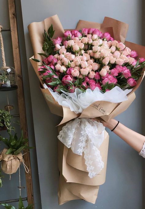 - Pinterest - MaebelBelle - Birthday Flowers Arrangements, Flower Pastel, Money Bouquet, Boquette Flowers, Floral Arrangements Diy, Gift Bouquet, Flower Inspiration, Flowers Bouquet Gift, Trendy Flowers