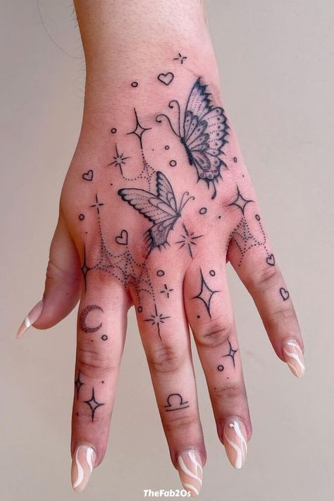 Feminine Hand Tattoos For Women, Butterfly Hand Tattoo, Tattoo 2024, Beauty Transformation, Tato Jari, Summer Vision, Hand And Finger Tattoos, Cute Hand Tattoos, Pretty Hand Tattoos