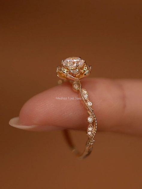 Stylish Gold Rings For Women, Whimsical Wedding Ring, Wedding Ring Flower, Most Expensive Engagement Ring, Pretty Wedding Rings, Rose Quartz Wedding, Expensive Engagement Rings, Wedding Ring Tattoo, Jewellery Studio